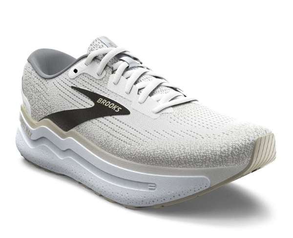 BROOKS】ロングセラーロードモデルGhostに厚底の｢GHOST MAX｣が
