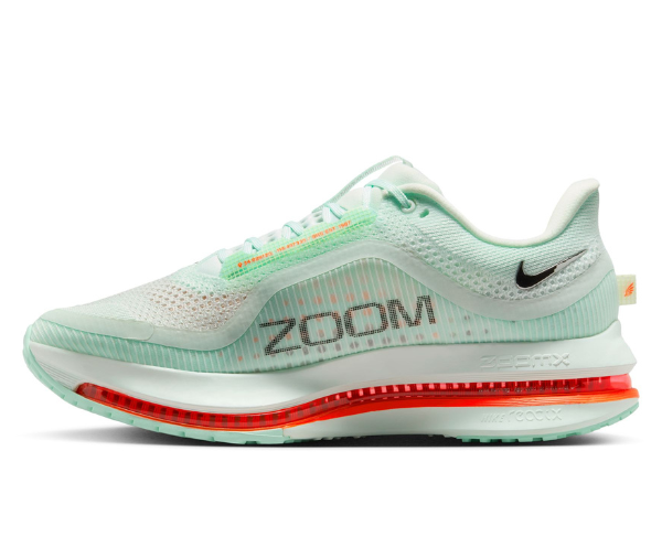 ◆正規品◆NIKE PEGASUS PREMIUM BARELY GREEN◆関税込◆人気◆ This summer, the Nike Pegasus 41 gives runners more energy